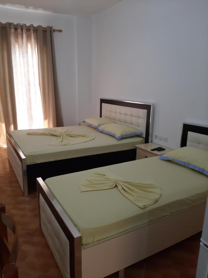 Rock Star-Pllakat Bed & Breakfast Sarandë Eksteriør bilde
