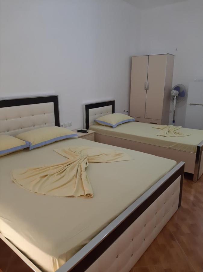 Rock Star-Pllakat Bed & Breakfast Sarandë Eksteriør bilde