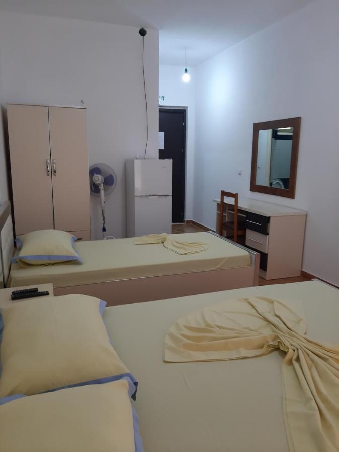 Rock Star-Pllakat Bed & Breakfast Sarandë Eksteriør bilde