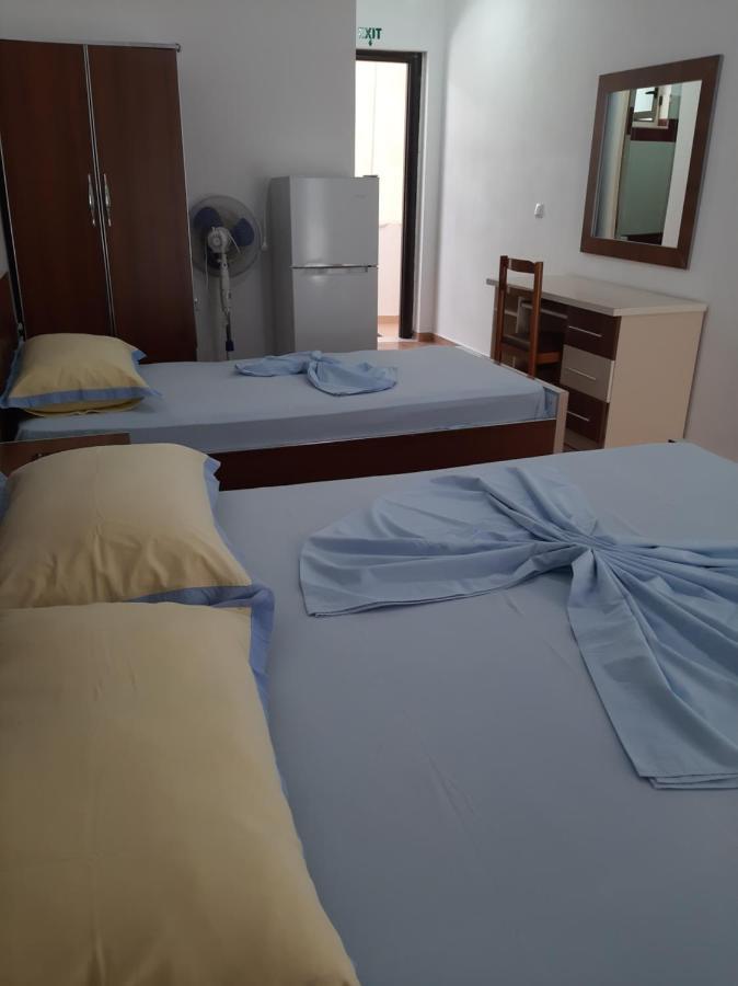 Rock Star-Pllakat Bed & Breakfast Sarandë Eksteriør bilde