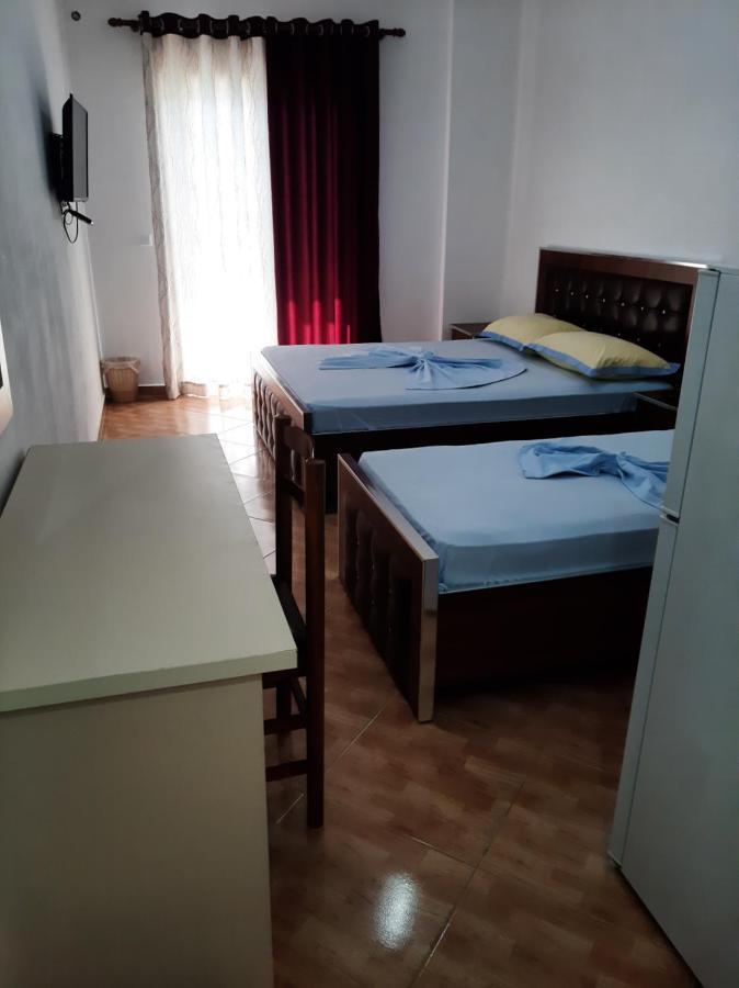 Rock Star-Pllakat Bed & Breakfast Sarandë Eksteriør bilde