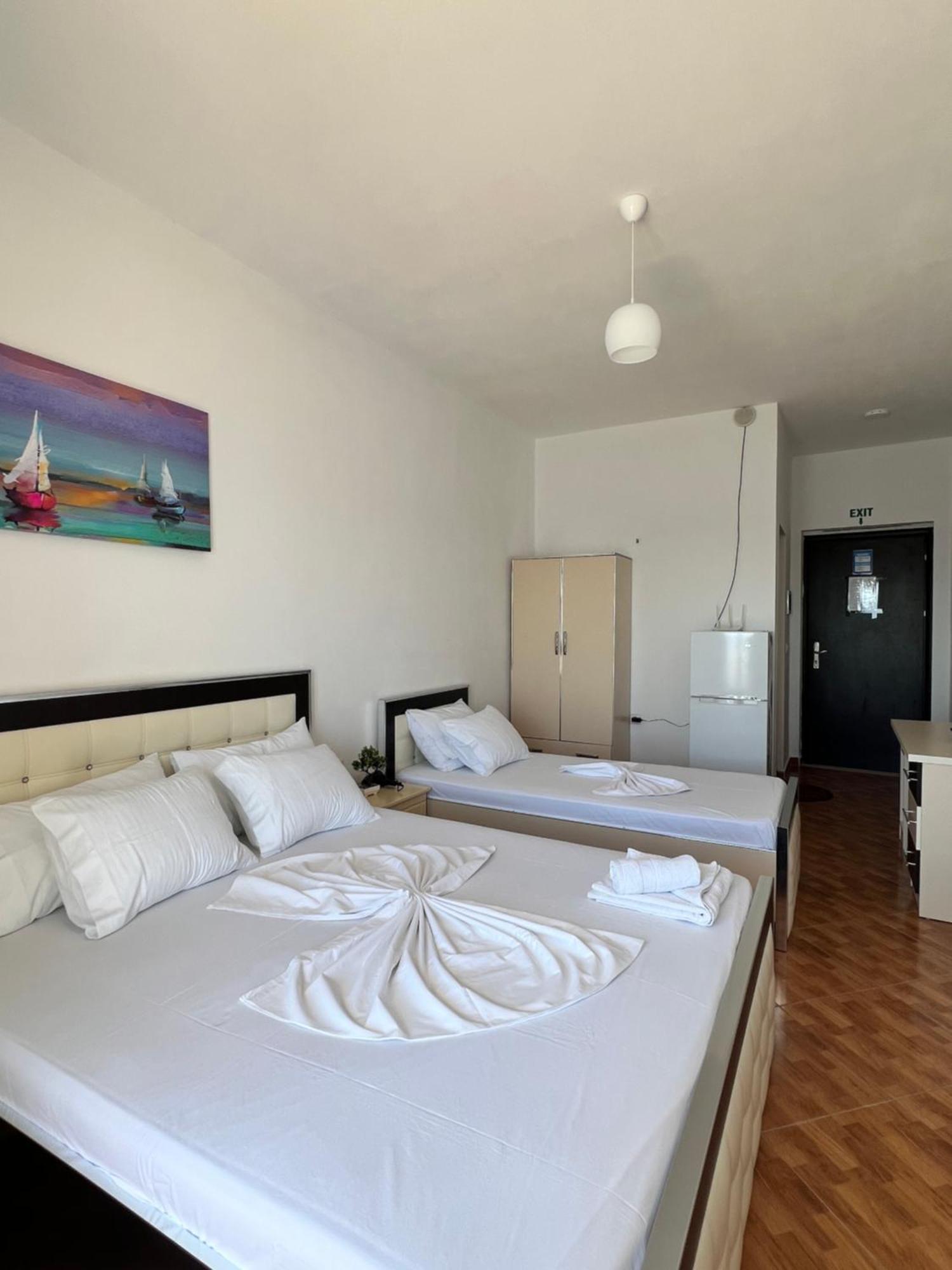 Rock Star-Pllakat Bed & Breakfast Sarandë Eksteriør bilde