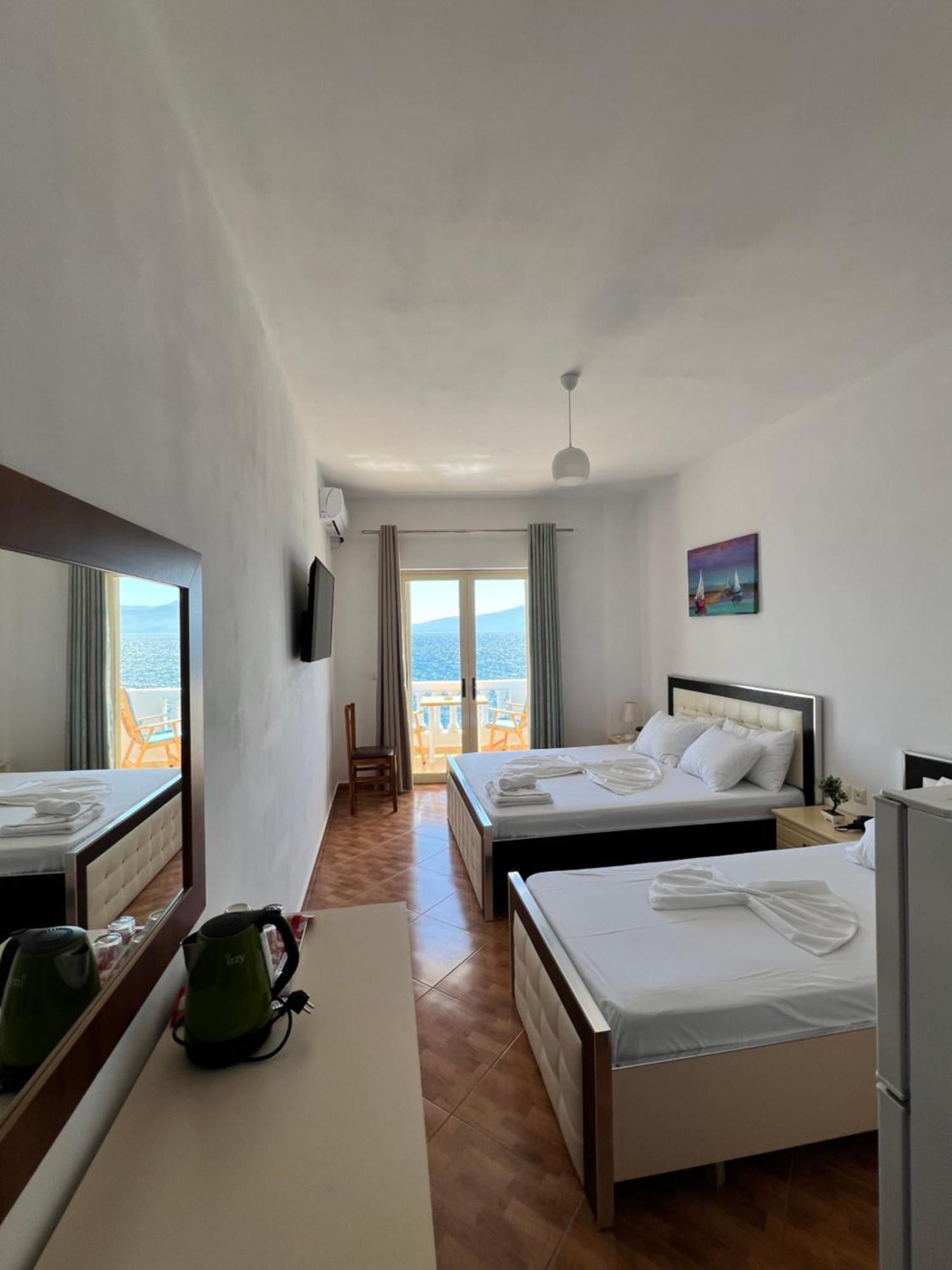 Rock Star-Pllakat Bed & Breakfast Sarandë Eksteriør bilde