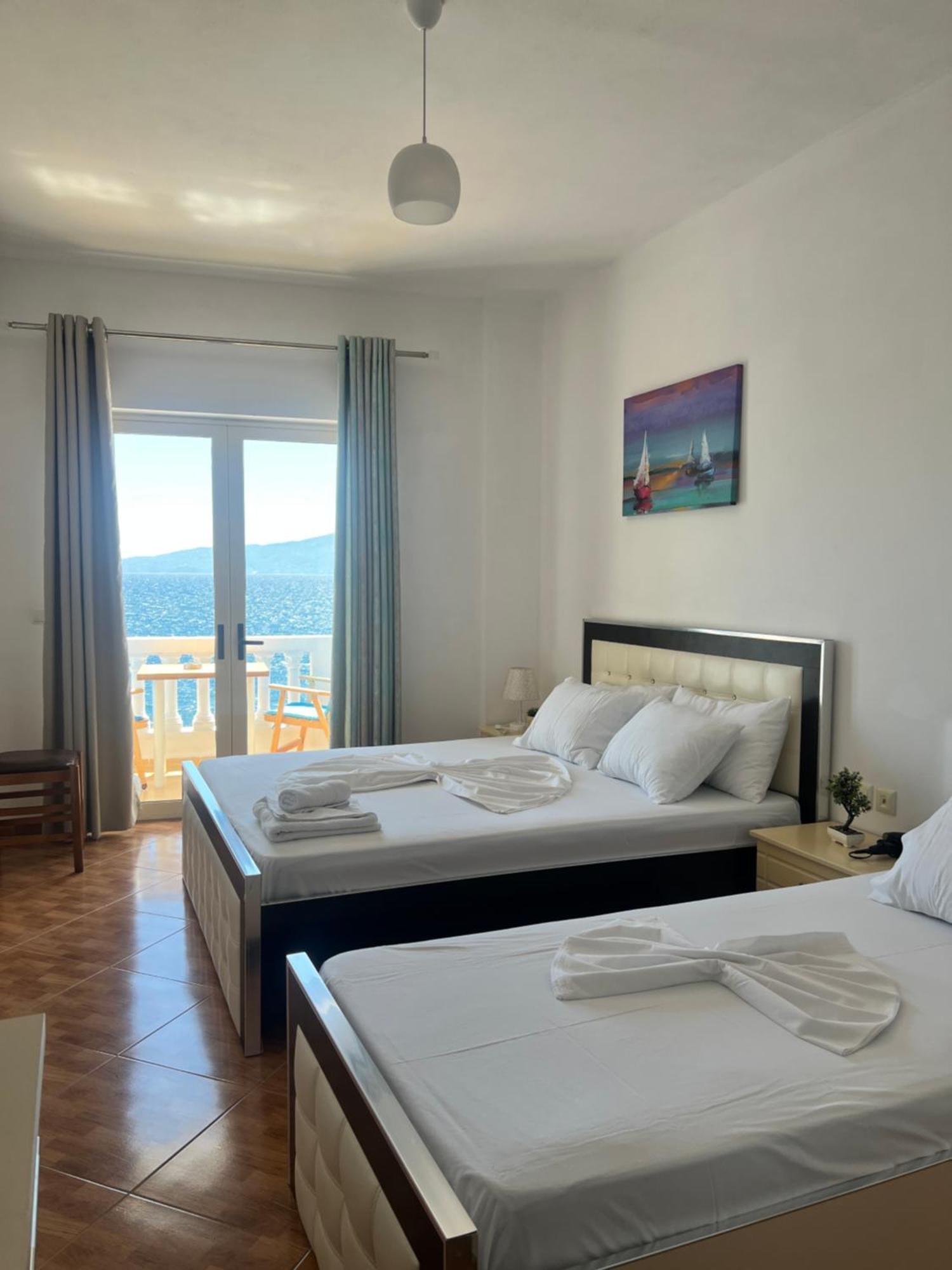 Rock Star-Pllakat Bed & Breakfast Sarandë Eksteriør bilde